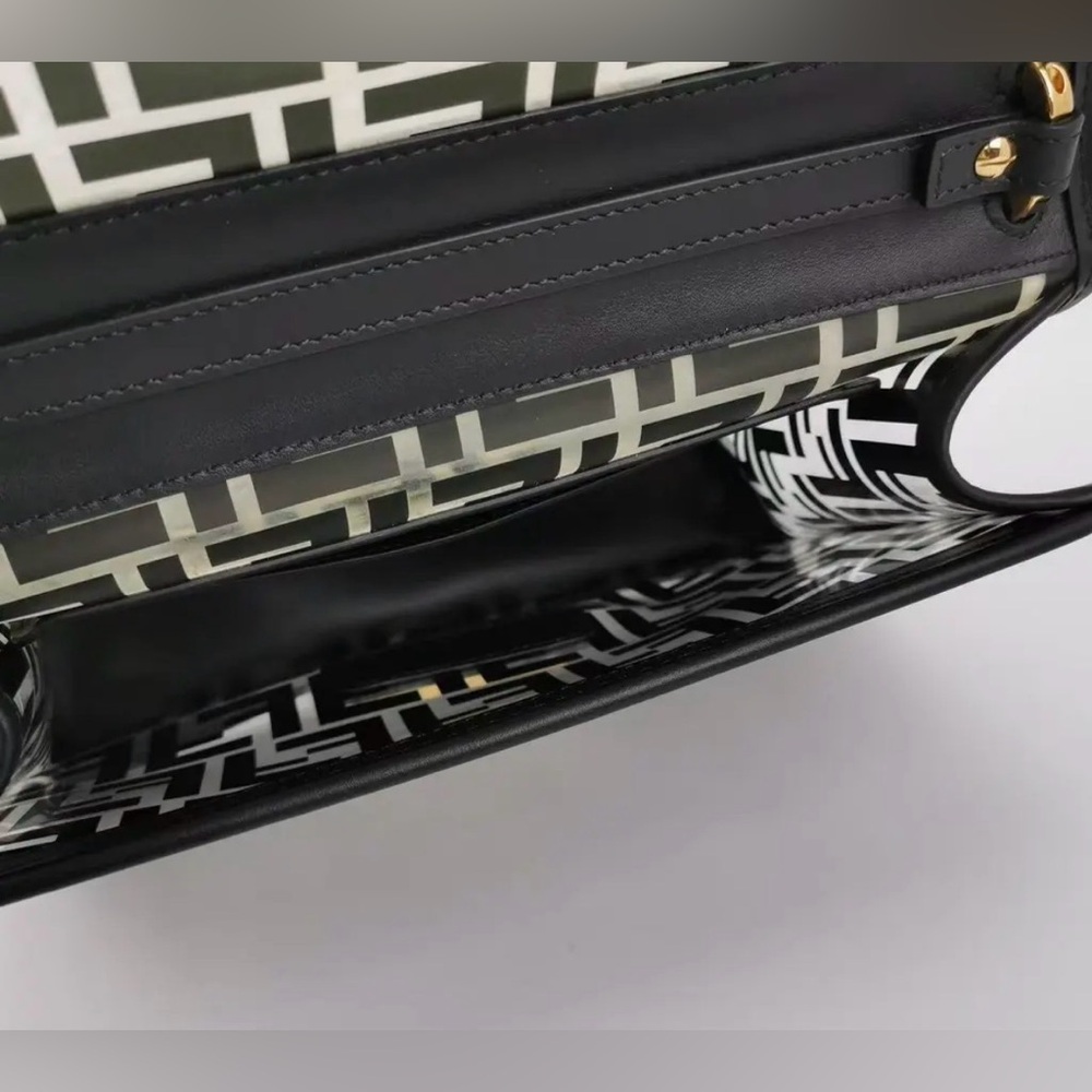 Fendi Kan I F Clear FF Glass Shoulder Bag – NFL Game Day Glam – Authenticated - Picture 7 of 16